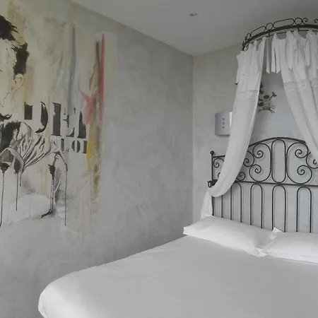 Ideal Sejour - Stylish Boutique With Quiet Garden Hotell