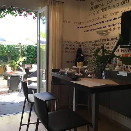 Hotell Ideal Sejour - Stylish Boutique With Quiet Garden 3*